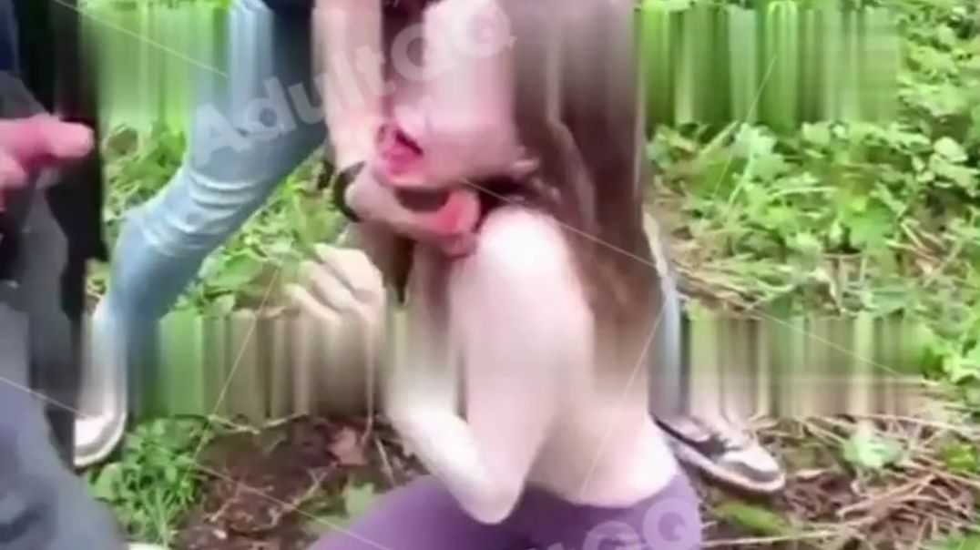 Спортики изнасиловали закладчицу в лесу 🔞 Наказали закладчицу трахнув двумя хуями | AdultGG.COM