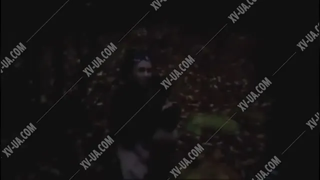 Наказали закладчицу топлой в лесу
