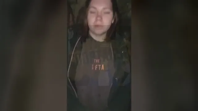 Парни из спортакус поймали и выебали малолетнюю закладчицу