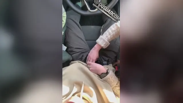 Мужик дал в рот русской шалаве на трасе