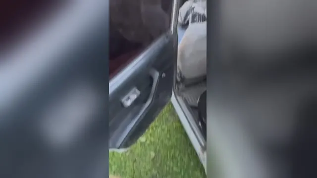 Закладчицу выебали прямо у друзей на глазах