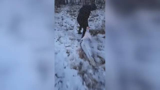 Зимнее наказание русской закладчицы закончилось кончей на лице