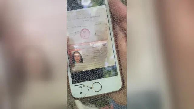 Русскую закладчицу допросили и заставили сосать хуй на камеру за развод